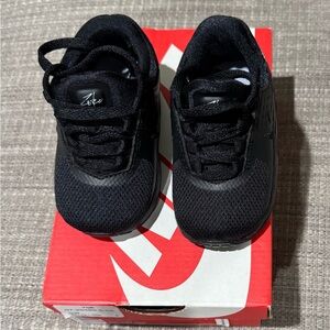 Nike Air Max Zero Essential TD sneaker, Size 4 C